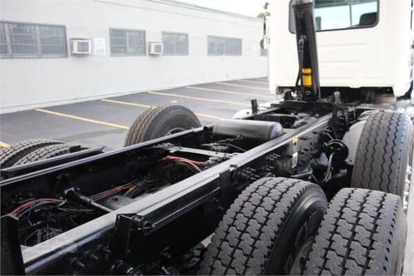 2013 MACK GRANITE DUMP TRUCK FOR SALE - Image 9