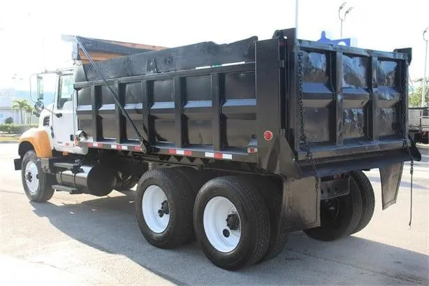 2007 MACK GRANITE DUMP TRUCK