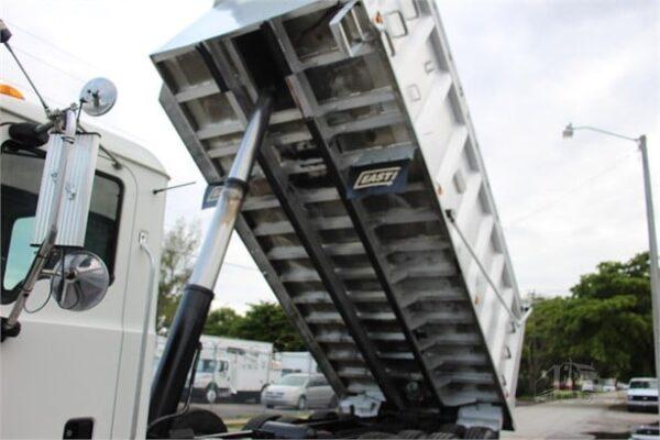 2013 MACK GRANITE DUMP TRUCK FOR SALE - Image 6