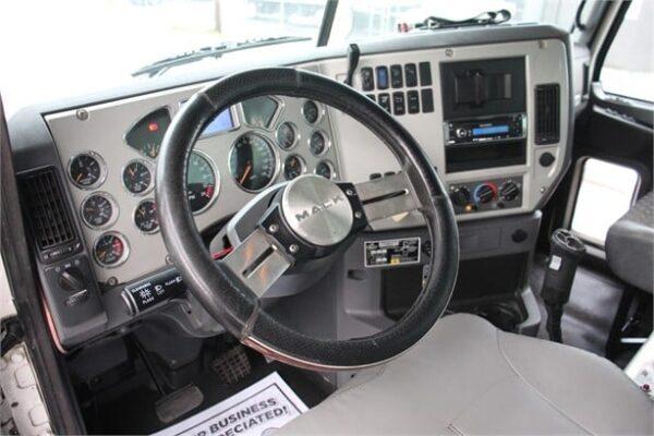 2013 MACK GRANITE DUMP TRUCK FOR SALE - Image 3