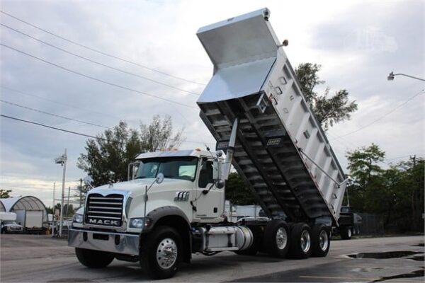 2013 MACK GRANITE DUMP TRUCK