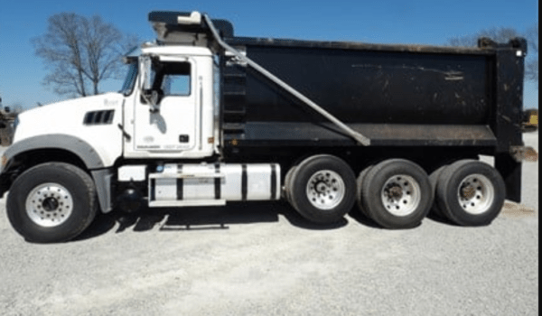 2018 GRANITE DUMP TRUCK - Image 3