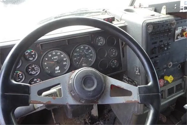 1993 MACK CH613 DUMP TRUCK FOR SALE - Image 7