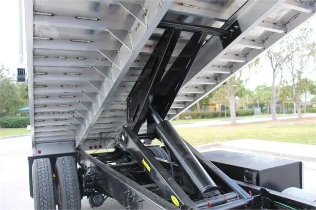 2013 KENWORTH T370 DUMP TRUCK