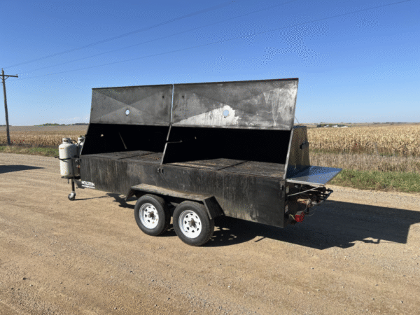 Model 1240C Towable Charcoal Grill - Image 4