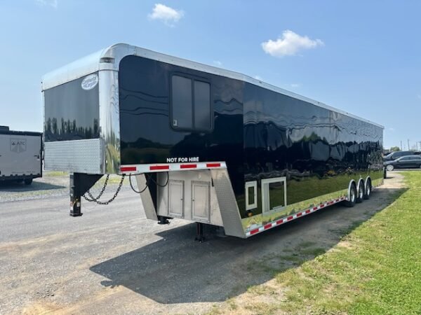 2021 Continental 8.5 x 44 Enclosed Gooseneck Trailer - Image 5