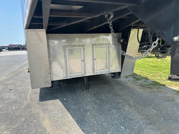 2021 Continental 8.5 x 44 Enclosed Gooseneck Trailer - Image 11