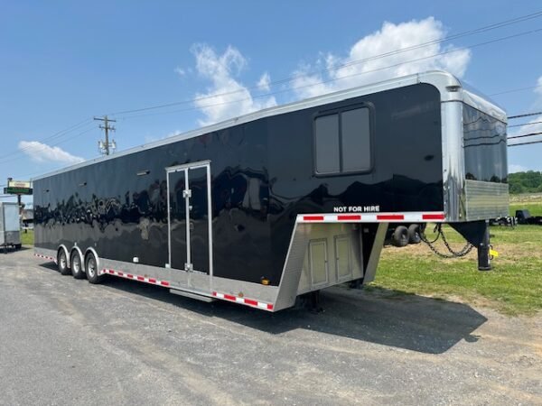 2021 Continental 8.5 x 44 Enclosed Gooseneck Trailer