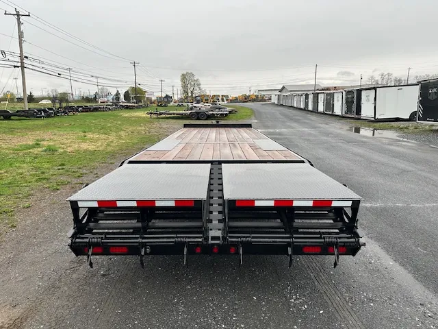 BWise 8 x 28 Deckover Equipment Trailer – Full Width Ramps - Image 3