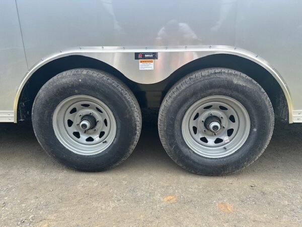 Car Mate Avalanche 8.5 x 24 V-Nose Enclosed Car Trailer - Image 8