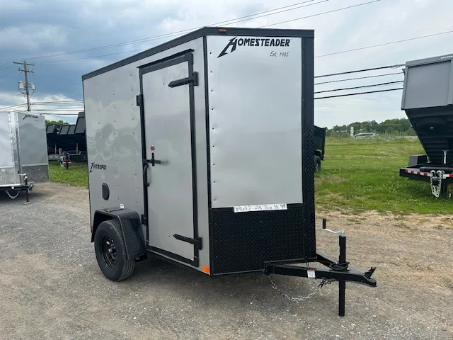 Homesteader 5 x 8 Enclosed V-Nose Cargo Trailer – Black Trim