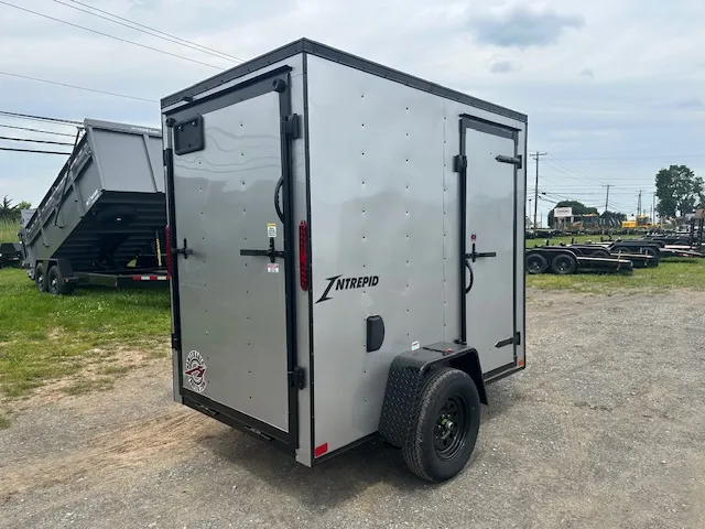 Homesteader 5 x 8 Enclosed V-Nose Cargo Trailer – Black Trim - Image 4