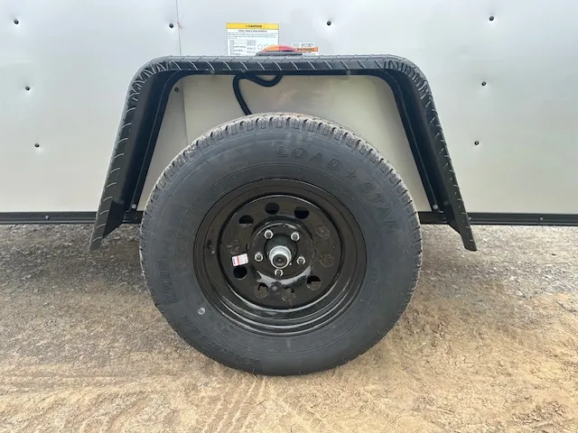 Homesteader 5 x 8 Enclosed V-Nose Cargo Trailer – Black Trim - Image 8