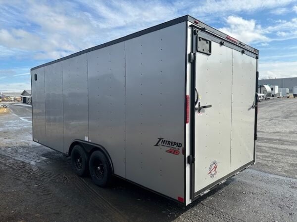 Homesteader 8.5 x 20 Enclosed V-Nose Car Trailer – Black Trim - Image 7