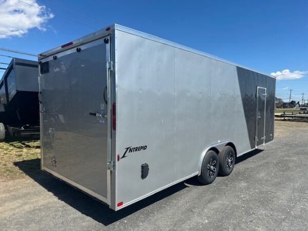 Homesteader 8.5 x 24 Enclosed V-Nose Car Trailer – Two Tone - Image 4