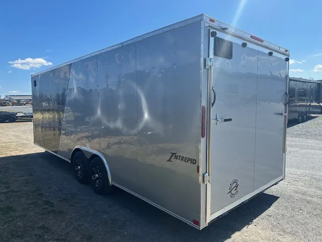 Homesteader 8.5 x 24 Enclosed V-Nose Car Trailer – Two Tone - Image 7