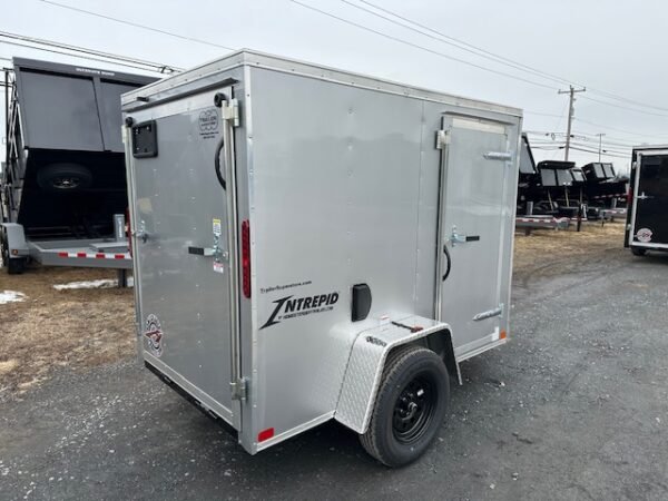 Homesteader 5 x 8 Enclosed V-Nose Cargo Trailer – Ramp Door - Image 4
