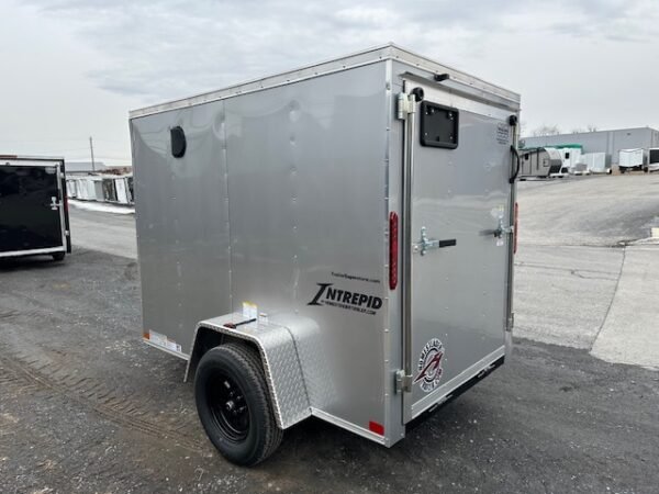 Homesteader 5 x 8 Enclosed V-Nose Cargo Trailer – Ramp Door - Image 7