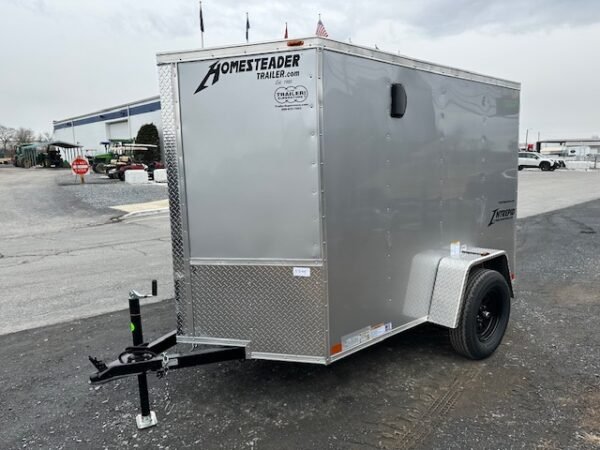 Homesteader 5 x 8 Enclosed V-Nose Cargo Trailer – Ramp Door - Image 5