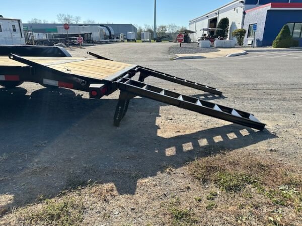Big Tex 7 x 20 14EB Equipment Trailer – 14K Ladder Ramps - Image 6