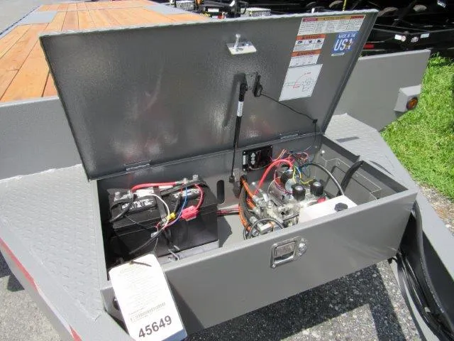 BWise 8 x 28 Deckover Equipment Trailer – Beavertail - Image 8