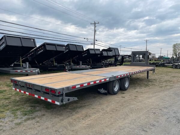 BWise 8 x 30 Gooseneck Deckover Equipment Trailer – Hydraulic Tail - Image 9