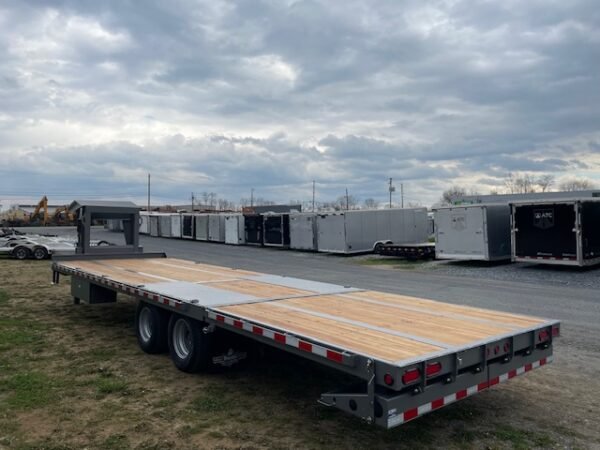 BWise 8 x 30 Gooseneck Deckover Equipment Trailer – Hydraulic Tail - Image 8