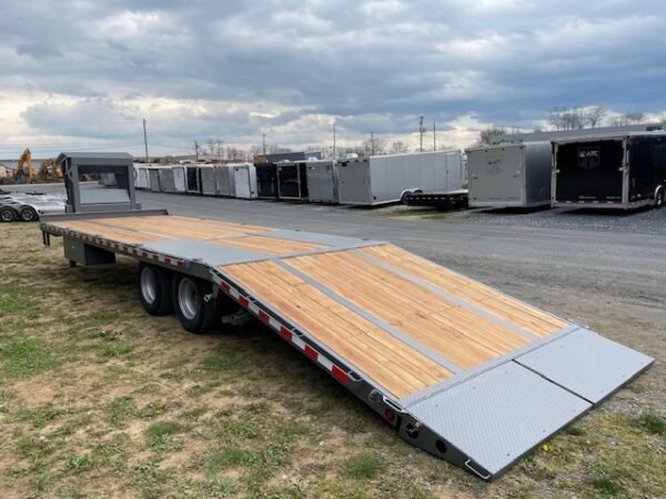 BWise 8 x 30 Gooseneck Deckover Equipment Trailer – Hydraulic Tail - Image 5