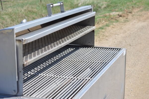 Model 2472G Professional Gas Grill – Stainless - Image 3