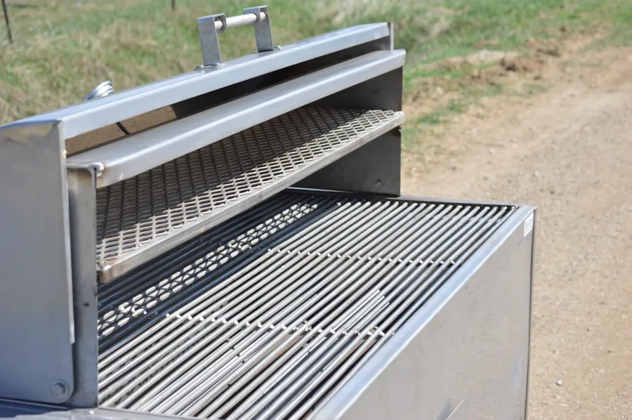 Model 2472G Professional Gas Grill – Stainless - Image 3
