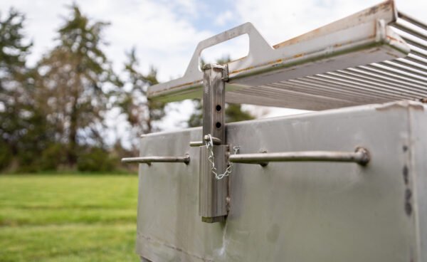 Model 2448_ Professional Charcoal Grill – Stainless - Image 4
