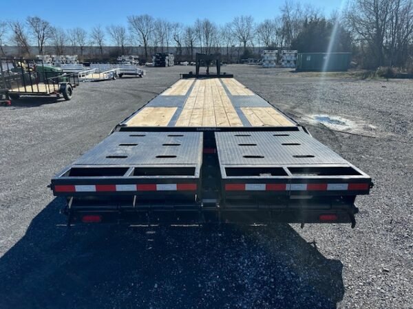 CAM Superline 8 x 40 Deckover Gooseneck Equipment Trailer - Image 3
