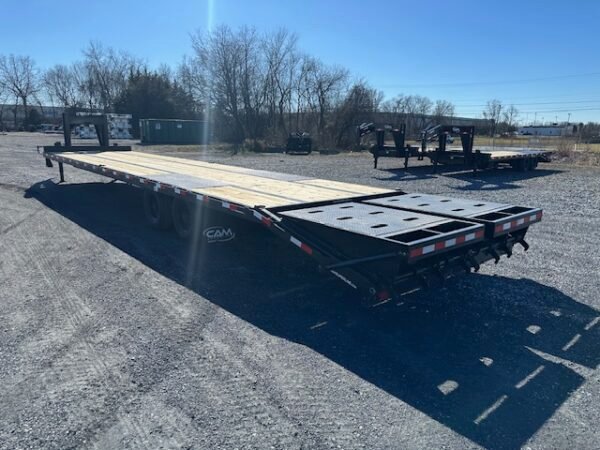 CAM Superline 8 x 40 Deckover Gooseneck Equipment Trailer - Image 5