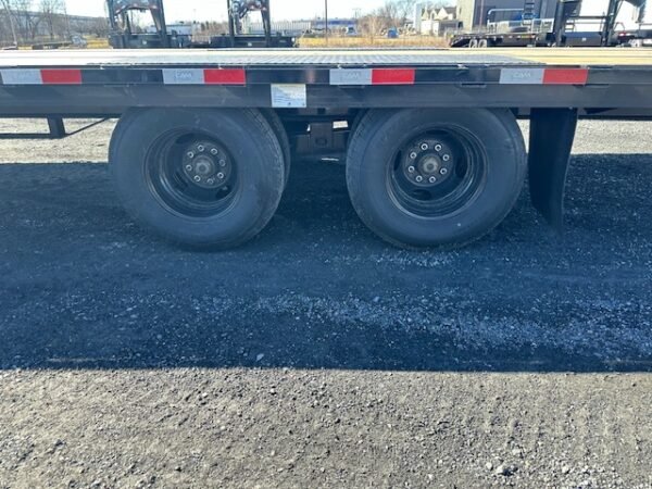 CAM Superline 8 x 40 Deckover Gooseneck Equipment Trailer - Image 6