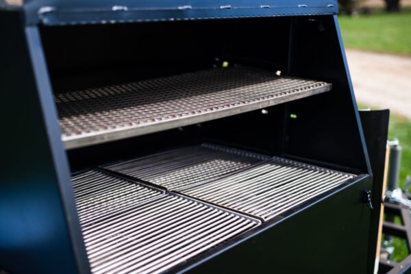 Model 4830CSS Towable Charcoal Grill – Stainless - Image 4