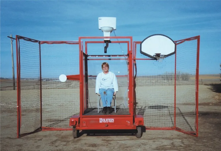 Royal Flush Dunk Tank - Image 3